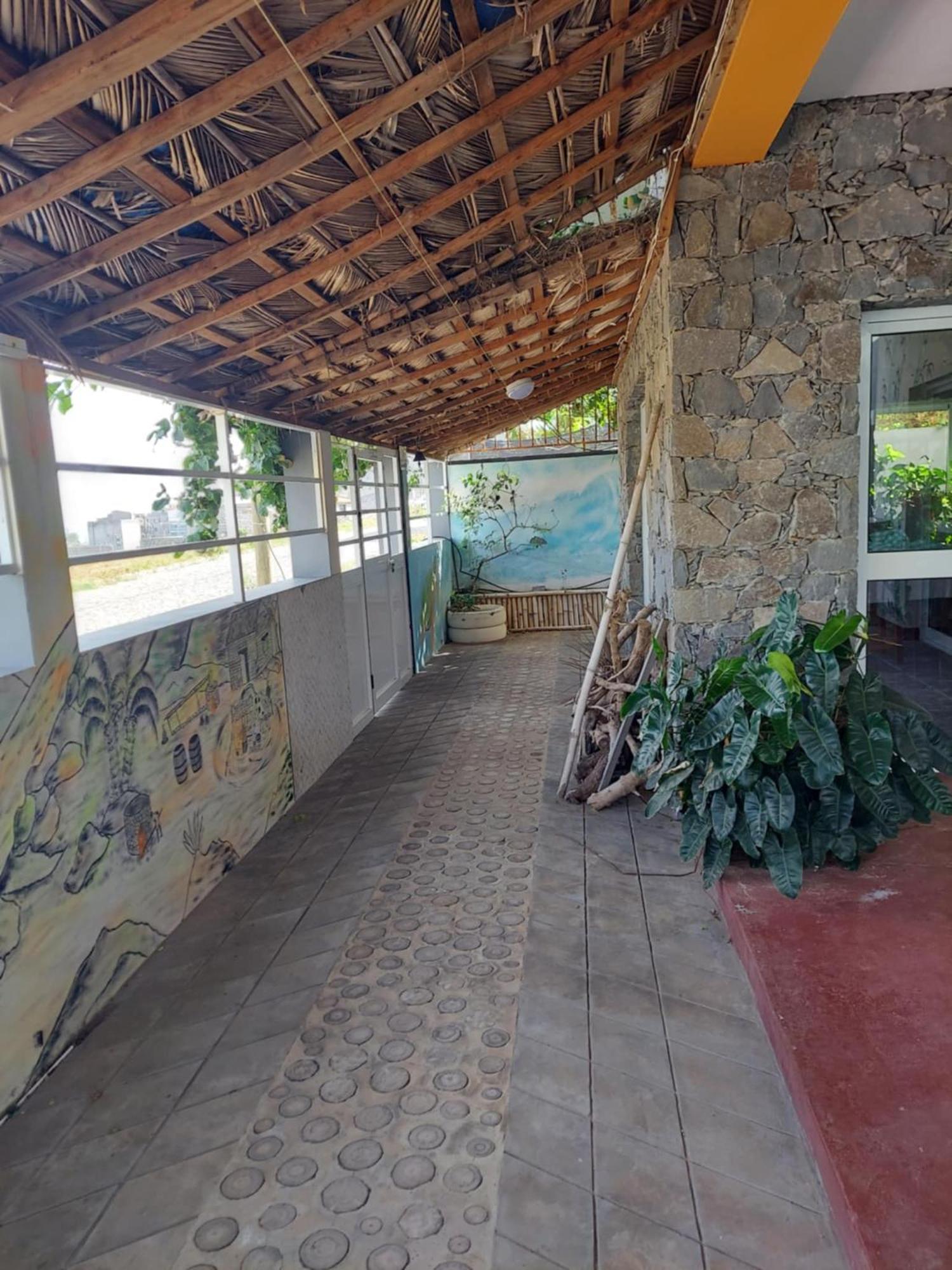 Chez Jumpy Hotel Ponta Do Sol Exterior photo
